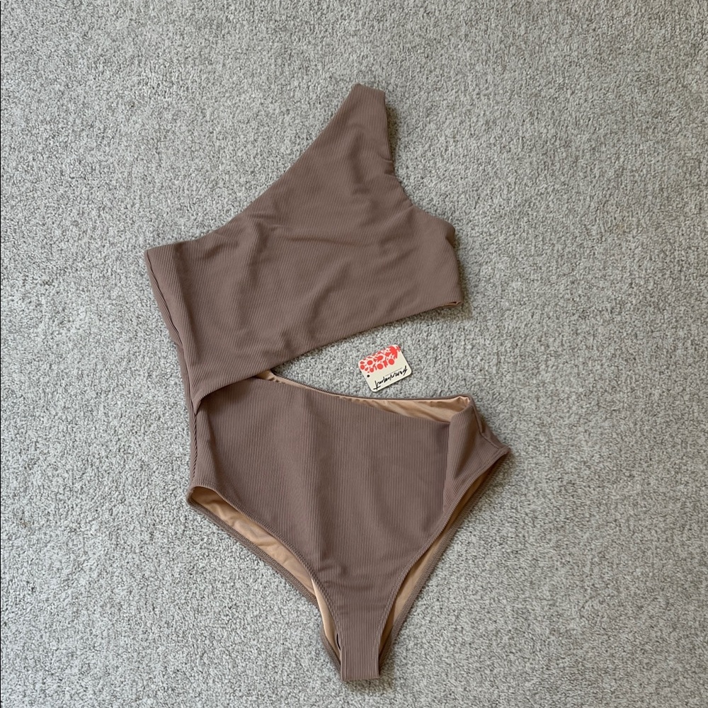BEACH RIOT one piece- size XL